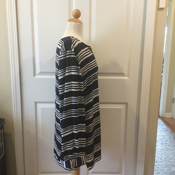Ann Taylor Striped Hi-Lo Tunic Blouse - Picture 4 of 7